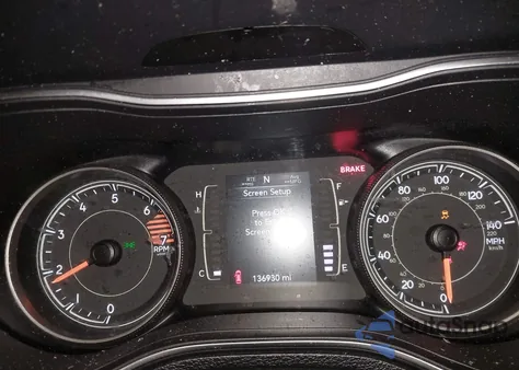 2020 Jeep Cherokee Latitude 4X4 z USA, uszkodzony, nr VIN 1C4PJMCBXLD639791